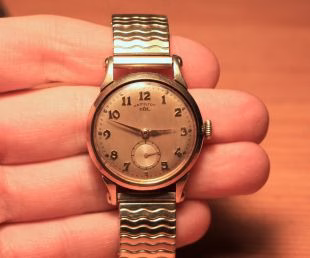 Hamilton Lyndon worn in Jaws